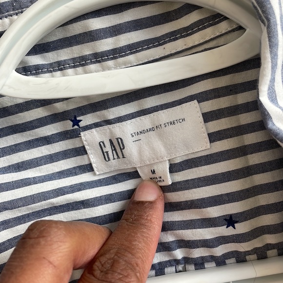 Set of 4 men’s button down tshirts - Picture 3 of 5